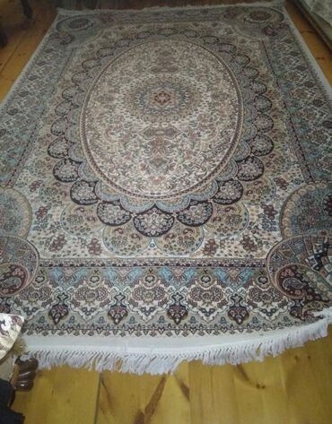 Şamlar: Xalça İran, Kredit yoxdur
