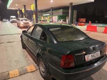 продаю пассат: Volkswagen Passat: 1996 г., 1.8 л, Механика, Бензин, Седан