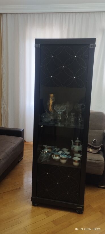 Açılan, 1 qapı Düz dolab