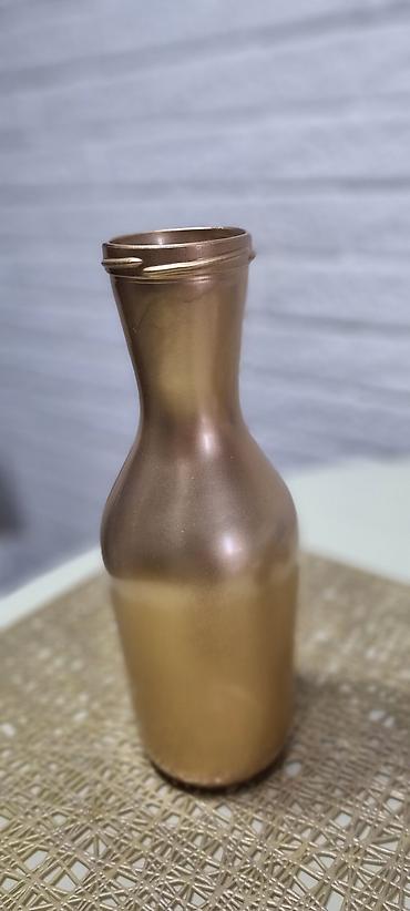 Вазы: Продаю вазу для цветов 1 шт золотого цвета 1 шт белого цвета район — 8
