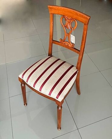 мебель новую: Стул деревянный Италия, размер сиденья 52 см х 53 см, высота