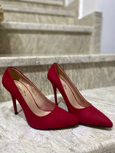 женские туфли на шпильке: Туфли, Размер: 38, цвет - Красный, Б/у
