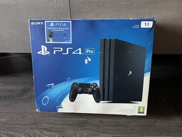 play station: Sony play station 4pro 1tb