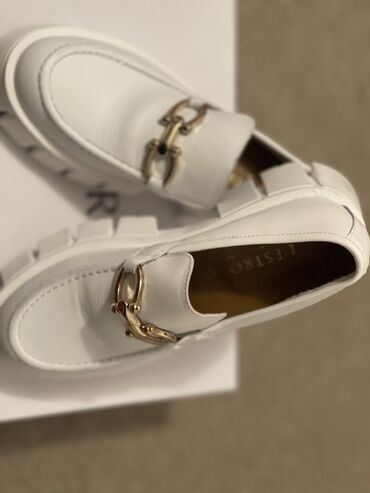 обувь белая: Италия L’estrosa’ новые 38 размер 5000с