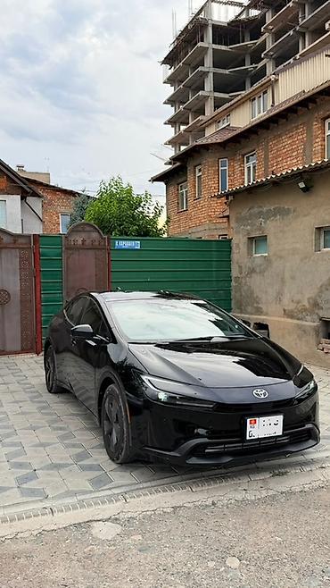 prius 2025: Toyota Prius: 2025 г., 2 л, Автомат, Гибрид, Лифтбек — 3