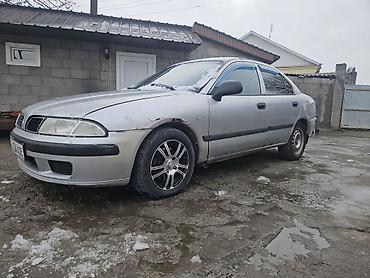 Mitsubishi: Mitsubishi Carisma: 2001 г., 1.6 л, Механика, Бензин, Седан — 2