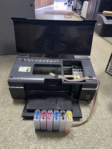 лазерный цветной принтер: Продаю принтер 6 цветный Epson Stylus Photo T50. Срочно по этому цена