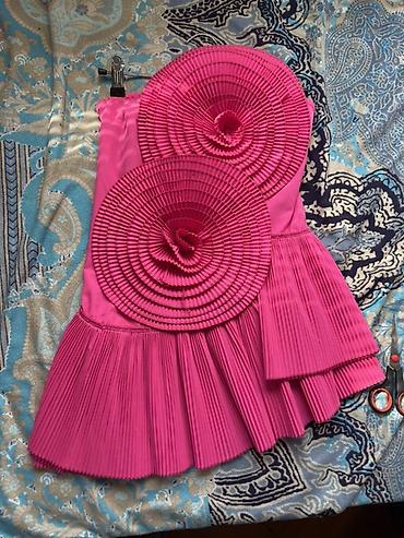 alt geyim: Parlaq çəhrayı rəngdə, modern dizaynlı qısa don. Strapless korset — 1