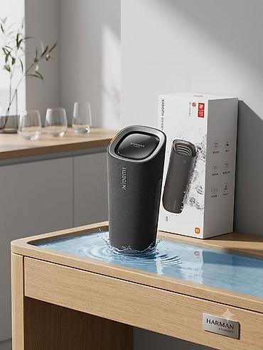 Портативная Bluetooth‑колонка Xiaomi с акустикой Harman - Мощное