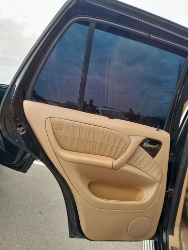 Mercedes-Benz: Mercedes-Benz ML-Class (W163) SUV - Kuzov: qara rəng, 5 qapı — 4