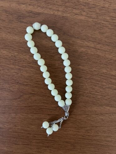 Təsbehlər: Məhsul: Təsbeh (muncuqdan hazırlanmış) Təsvir: - Klassik dizaynlı — 1