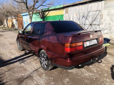 Volkswagen: Volkswagen Vento: 1993 г., 2 л, Механика, Бензин, Седан — 2