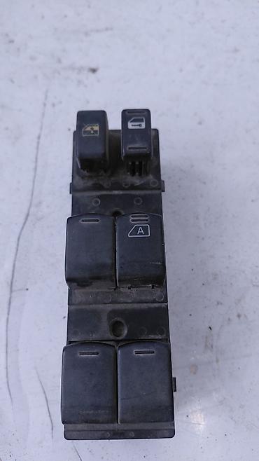devo tiko: Переднее правое Nissan, 2009 г., Б/у, Оригинал — 1