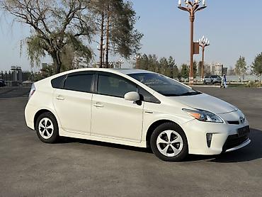 hyundai ionic: Toyota Prius: 2015 г., 1.8 л, Вариатор, Гибрид, Лифтбек — 4