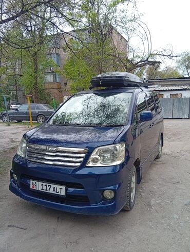 тико автомашина: Toyota Noah: 2003 г., 2 л, Автомат, Бензин, Минивэн