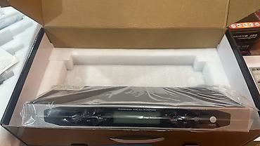 radi̇o: UHF Wireless Vocal – simsiz mikrofon sistemi Məhsulun tərkibi: - 2 — 5
