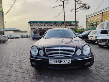 Mercedes-Benz: Mercedes-Benz E-Class: 2.6 l | 2002 il Sedan — 5