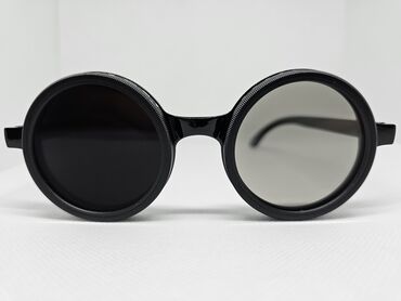 Eynəklər: 👓"Retro pank" stilində qeyri adi dizaynlı günəş eynəyi. ✅️Linzalar