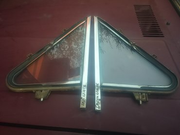 Auto delovi: Leptir staklo Lada Niva 1.6 za levo vrata. Polovno, ocuvano, skinute — 2