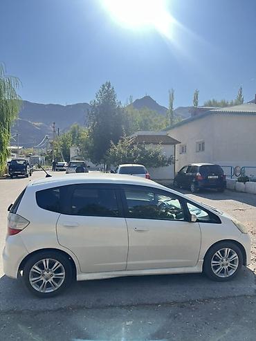 honda laif: Honda Fit: 2008 г., 1.5 л, Автомат, Бензин, Хэтчбэк — 10
