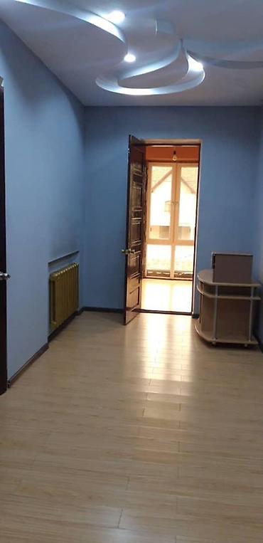 Аренда помещений свободного назначения: Сдаётся в аренду отдельный зал с большим крытым двором. Что внутри: - — 13