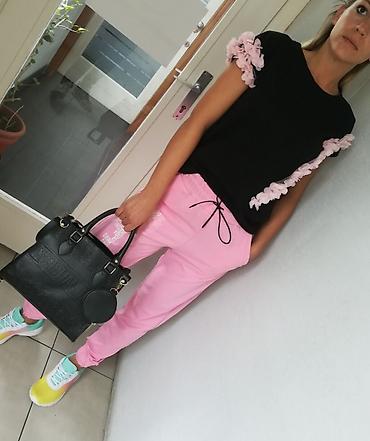 baletanke devojcice: Divna majica sa bebi roze cveticima, uvoz Turska
Vel S M — 3