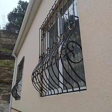 Barmaqlıqlar: - Şaquli relslər sıx addımla – sındırmaya və zorla açılmaya qarşı — 9