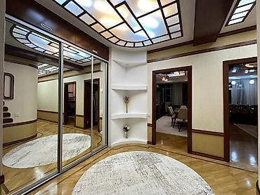Mənzillər: 3 otaqlı, Yeni tikili, m. Xalqlar Dostluğu, 145 kv. m — 3