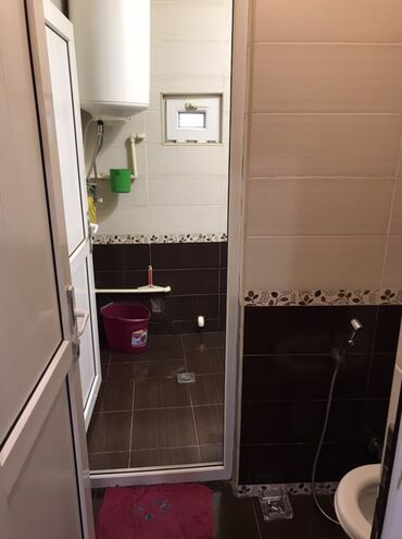 Həyət evləri və villaların satışı: Satılır: həyət evi (təmirli, həyətli sahə) - Plan: girişdə eyvanlı — 24