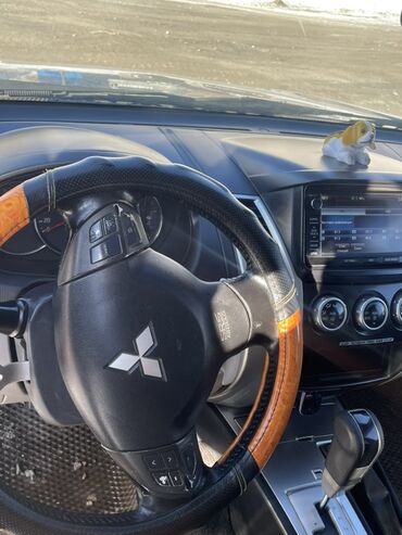 Mitsubishi: Mitsubishi Pajero Sport: 2013 г., 2.5 л, Автомат, Дизель, Внедорожник — 10