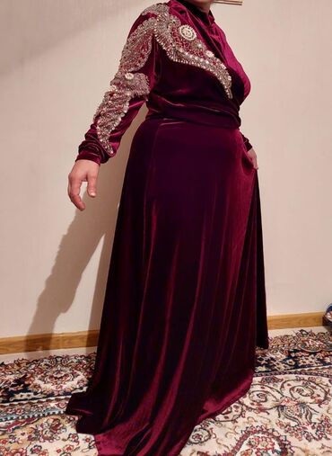 muslindn tikilmis qundaq: Вечернее платье, 3XL (EU 46)