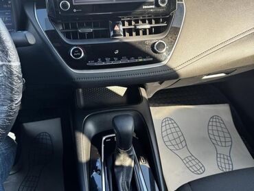 Toyota: Toyota Corolla: 1.8 l | 2023 il Sedan — 14