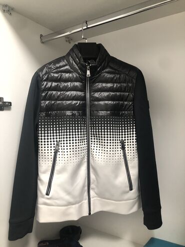 мужская одежда burberry: Куртка S (EU 36)