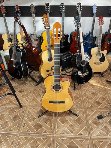 ikinci el gitara: Klassik gitara, Yeni, Pulsuz çatdırılma