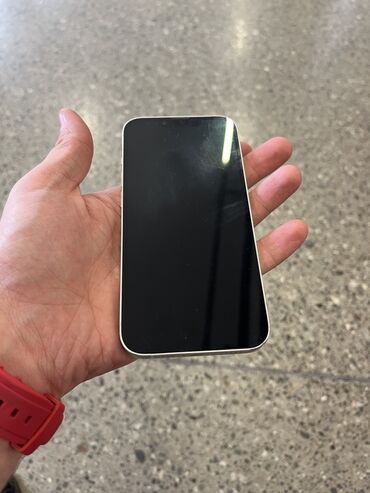 Apple iPhone: IPhone 13, Ağ, Face ID — 7