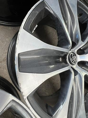 облегченные: Литые Диски R 18 Toyota, Комплект, отверстий - 5, Б/у — 5