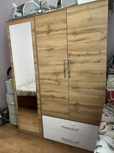 Divan və masa dəstləri: Yeni, 3 qapılı Şifonyer