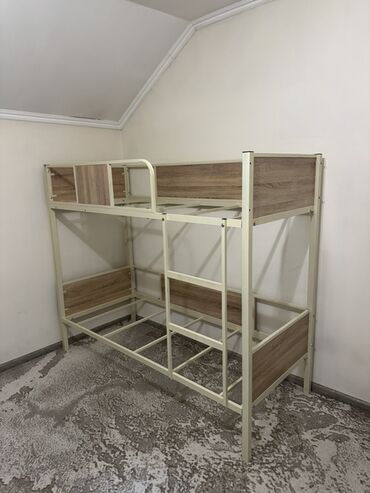 детский двухэтажный кровать: Двухъярусная металлическая кровать с декоративными панелями под