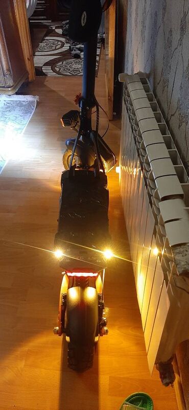 Elektrikli samokatlar: 2 aydır alınıb, pula ehtiyac olduğu üçün satılır. NFC ilə işləyir — 4