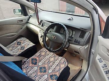 Toyota: Toyota Isis: 2005 г., Минивэн — 2
