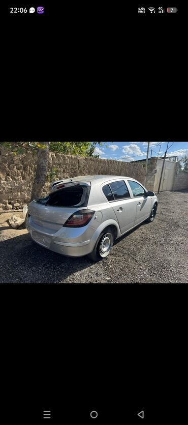 Opel: Opel Astra: 1.4 l | 2007 il 198639 km Sedan — 11