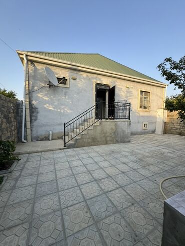 Qarajlar: Ramana qəs. 4 otaqlı, 120 kv. m, Kredit yoxdur, Orta təmir