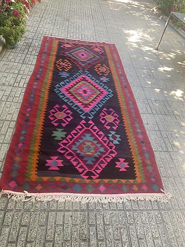 kilim: Uzunlugu 3m, eni 1,5 m olan kilim . El isidir cox gozeldir. Real — 1