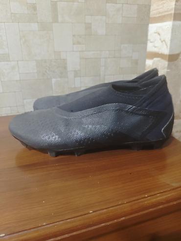 Futbol bufları – qazon üçün - Brend: adidas (altlıqda loqo görünür) -
