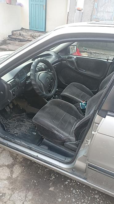 ош е34: Opel Astra: 1994 г., Кол менен иштөөчү, Универсал — 1