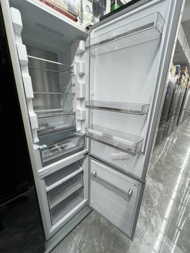 Холодильники: Холодильник Midea, Новый, Двухкамерный, No frost, 60 * 200 * 65, С рассрочкой — 8