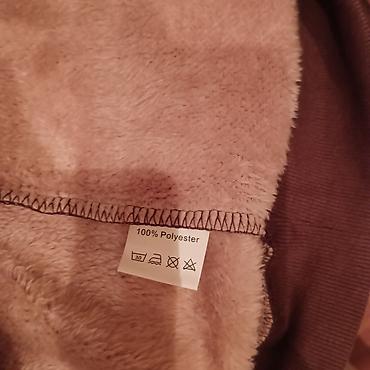 champion duksevi zenski: Unisex duks – braon, klasičan kroj - Boja: jednobojna braon - Model — 4