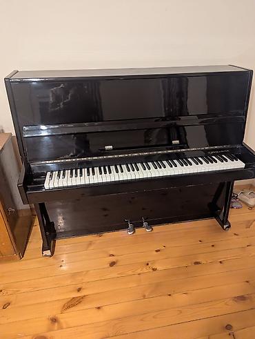 avanti piano: Upright pianino – qara rəngli, klassik parlaq korpuslu model. - Tam — 2