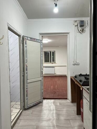 1 комнатная квартира снять на длительный срок: 1 бөлмө, Кыймылсыз мүлк агенттиги, Чогуу жашоосу жок, Эмерексиз