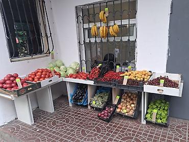 Фрукты и ягоды: Salam Marketdə və yaxud Meyvə tərəvəzdə bir sözlə satıcı kimi — 2